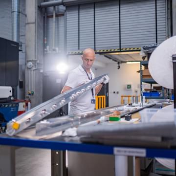 Die Spezialität von TIYO: ein Bauteil aus Flugzeugaluminium