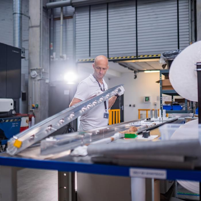 Die Spezialität von TIYO: ein Bauteil aus Flugzeugaluminium