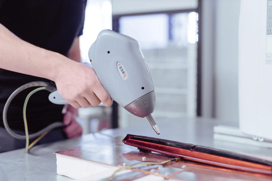 Der manuelle Teil der EMV-Messung im TIYO-Labor