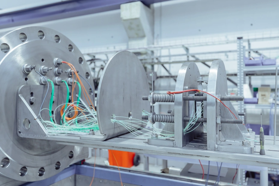 Spezialgeräte zur Messung und Analyse verschiedener Gase bei der Entzündung von Batterien