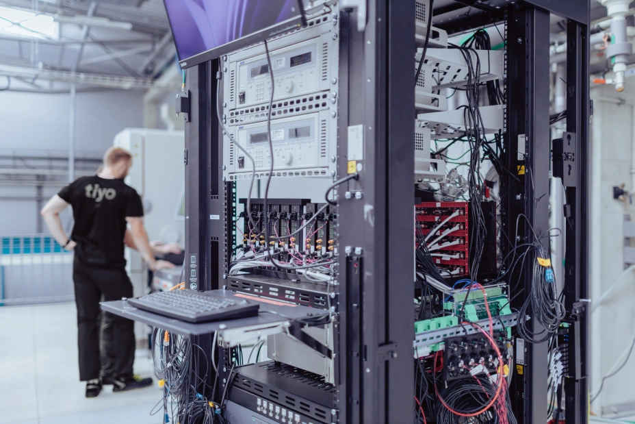 Detailansicht einer Anlage zur Systemprüfung mechatronischer Bauteile